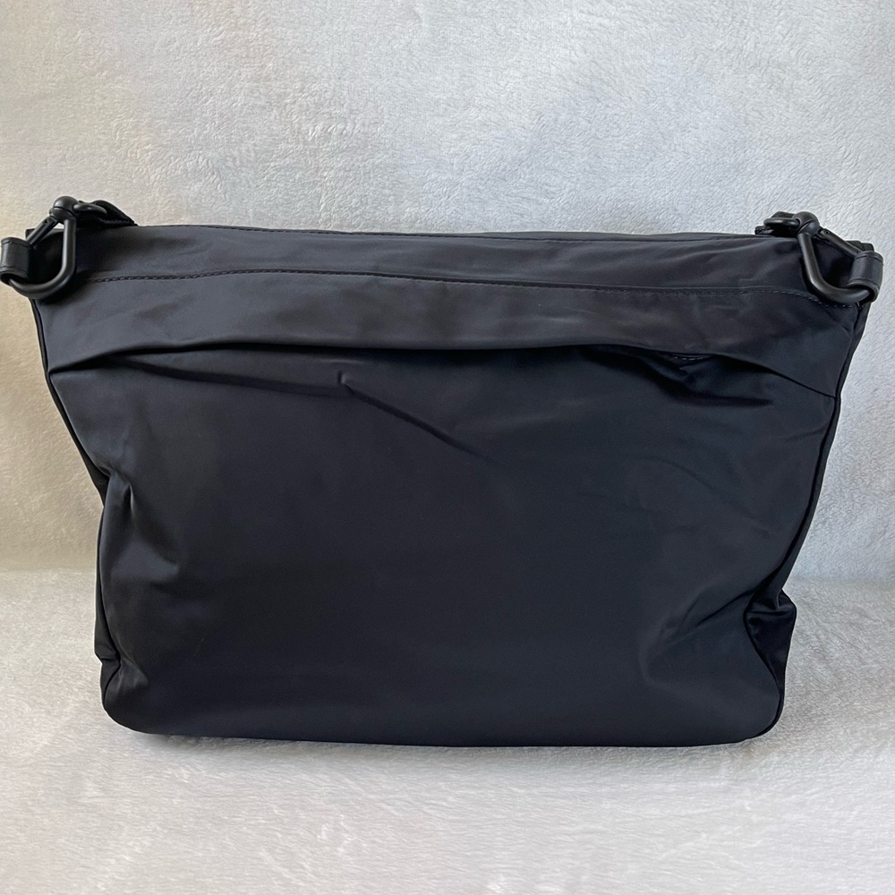 Lululemon All Night Festival Bag Large in Black Vol 10L - Picture 4 of 15